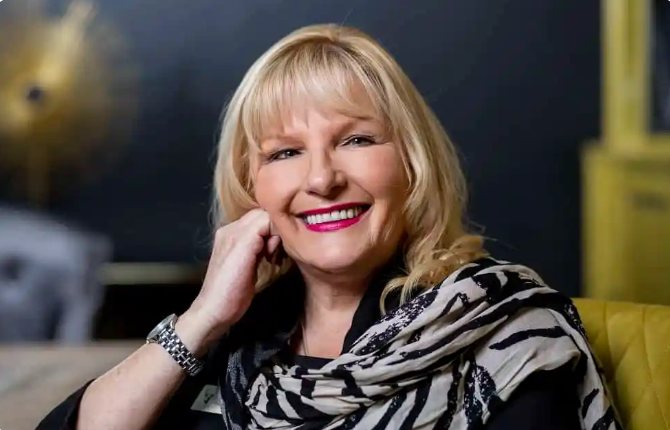 Sarah-Jane, Specialist Consultant